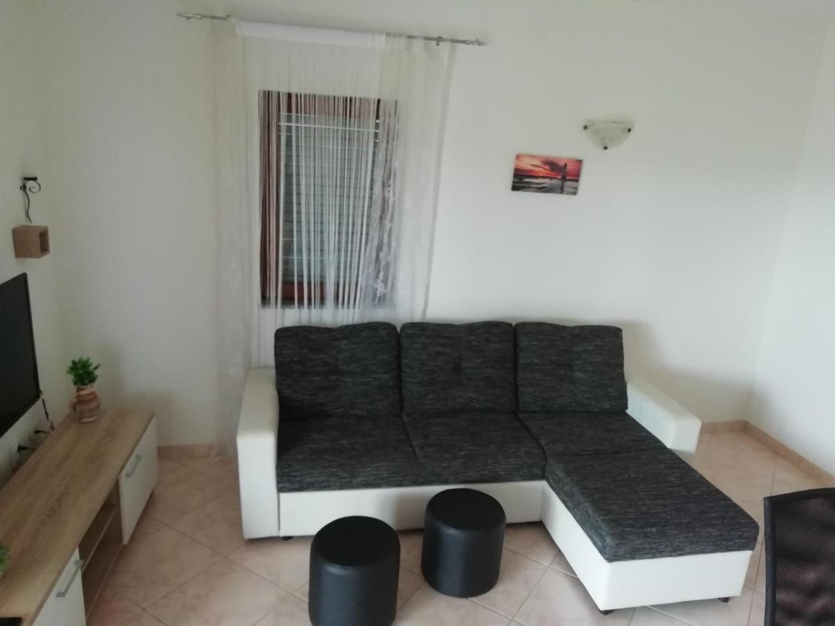 Vacation Home Katarina Nin Luaran gambar
