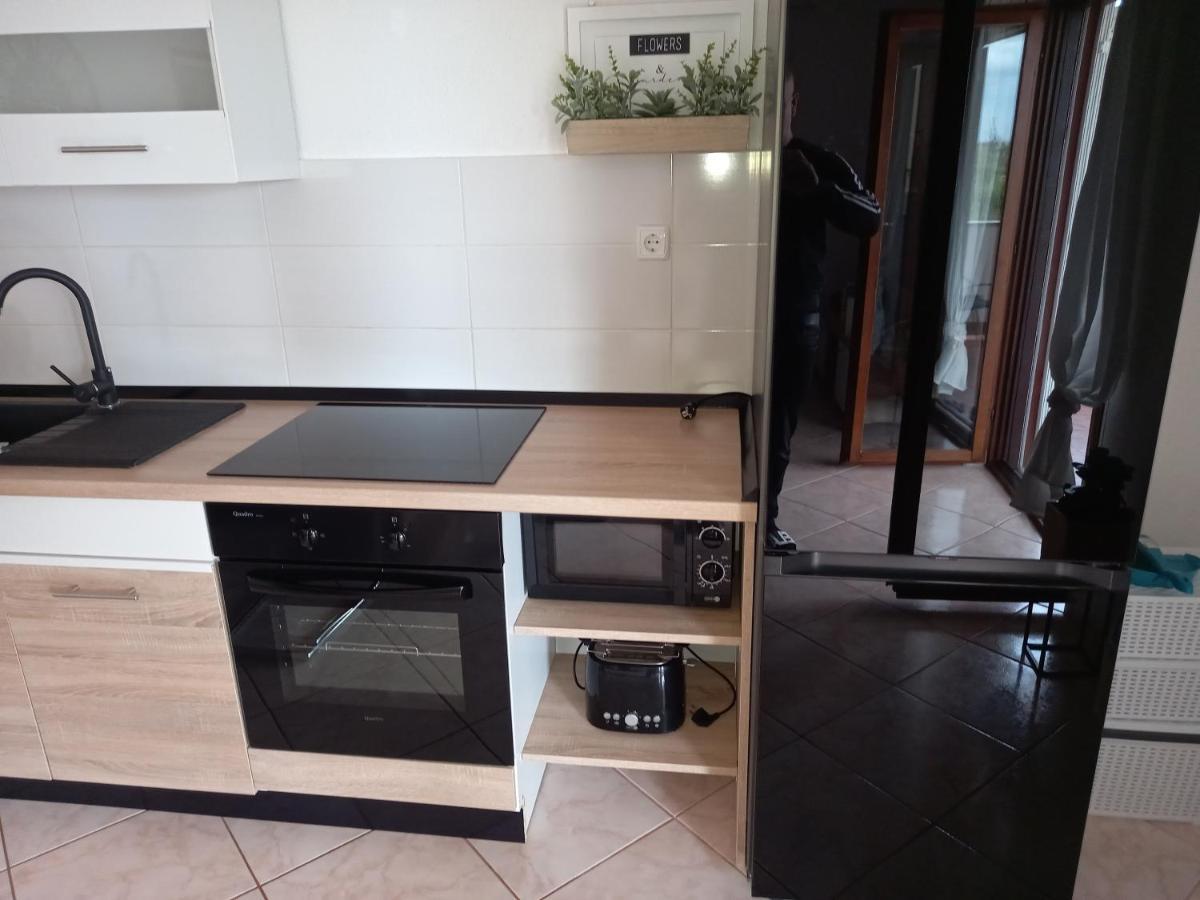 Vacation Home Katarina Nin Luaran gambar