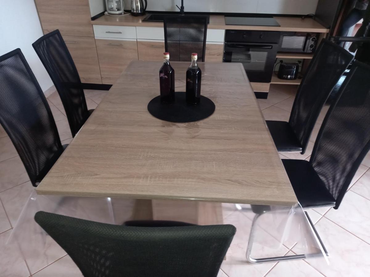 Vacation Home Katarina Nin Luaran gambar
