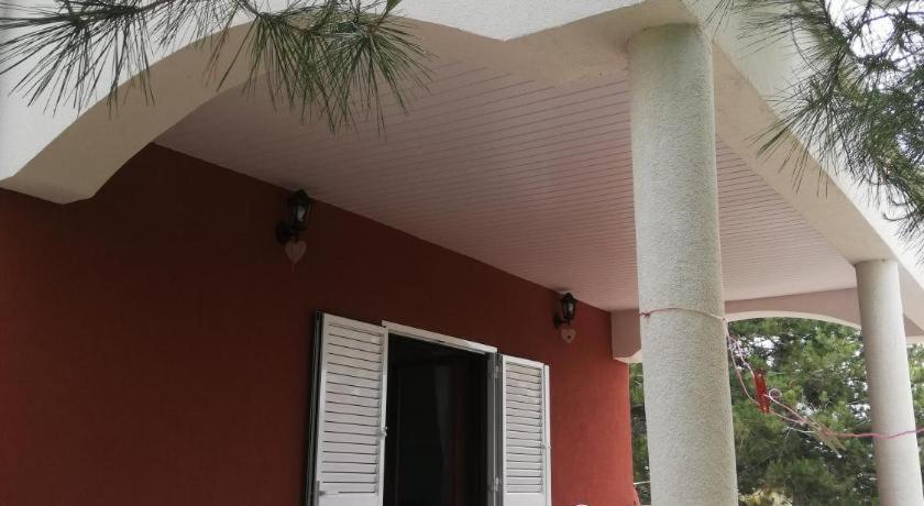 Vacation Home Katarina Nin Luaran gambar